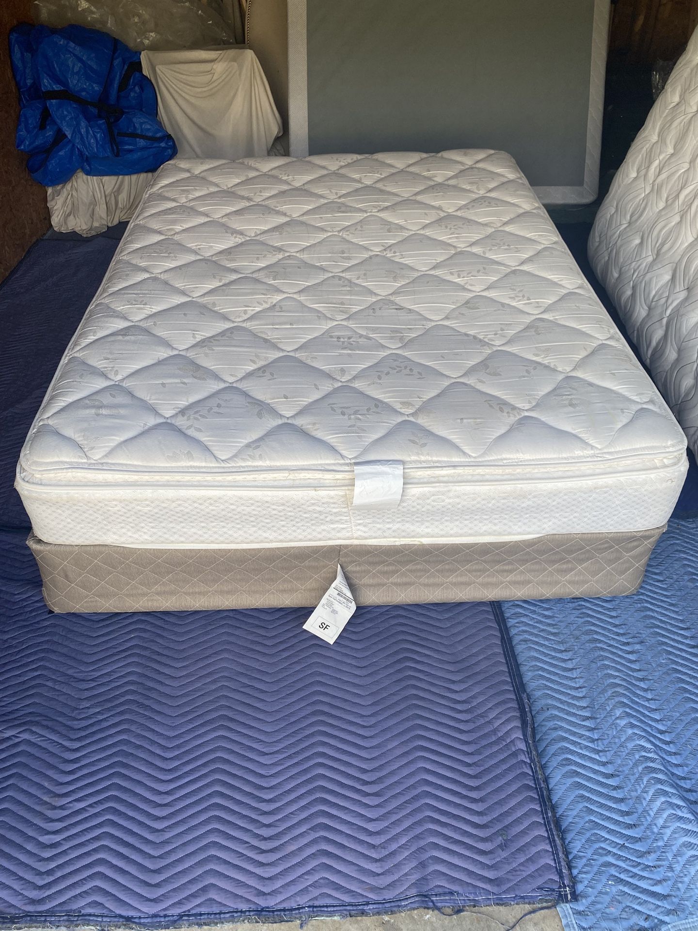 Queen Mattress & Boxspring (Delivery Available!)