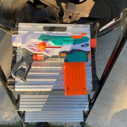 NERF TRI STRIKE WITH EXTENDED 12 MAG
