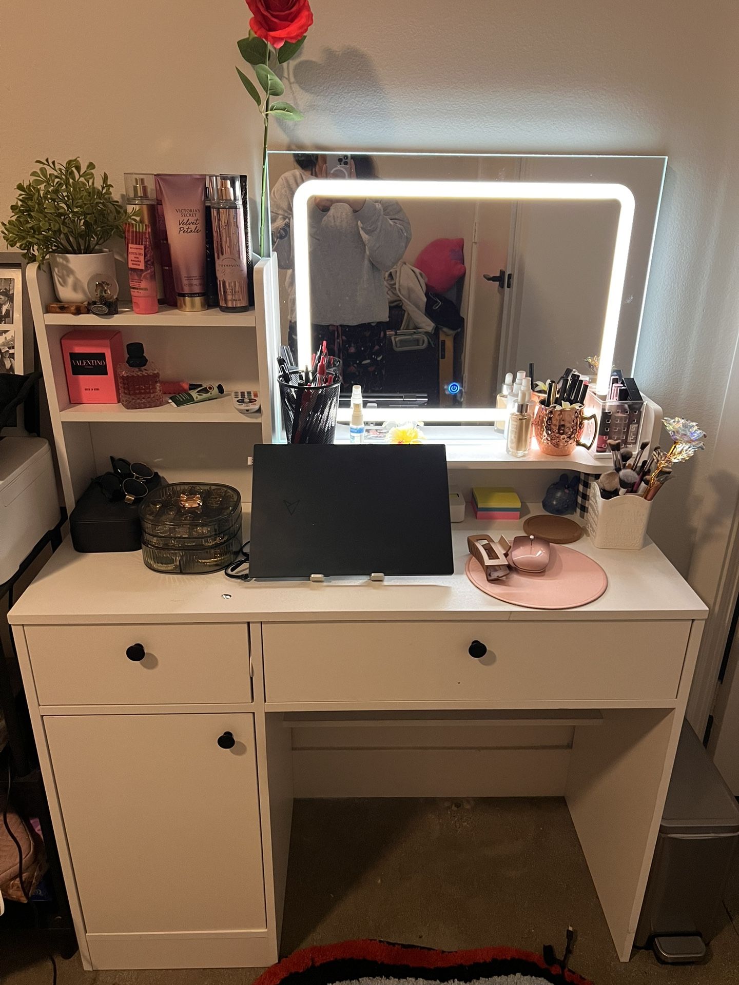 Make Up Vanity Desk with Mirror and Lights