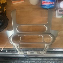 GMC Yukon Radio FacePlate