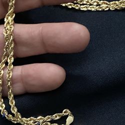 Up For Sale This Beautiful 14k Solid Gold Chain