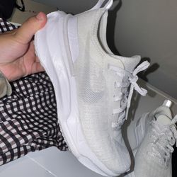 Women’s Size 5 Nike ZoomX Invincible 3 