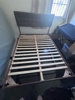 solid wood queen bed