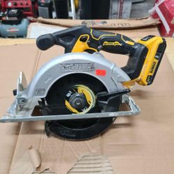 DEWALT
20V MAX Cordless 6.5 in. Sidewinder Style Circular Saw