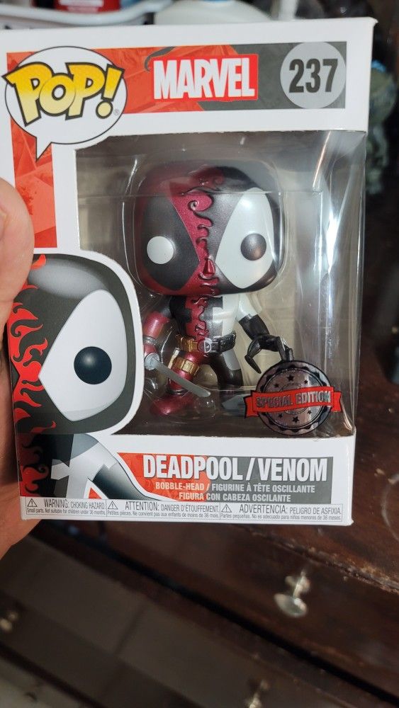 Deadpool/ Venom Funko Pop