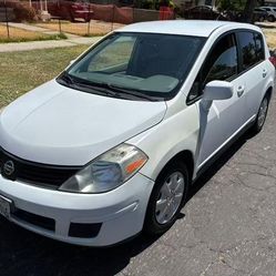 2009 Nissan Versa Hatchback