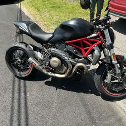 2014 Ducati Monster