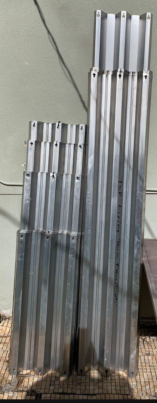 Paneles De Aluminio Para  Uracanes Para Bentanas Y Puertas 