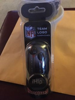 Tampa Bay Buccaneers earphones