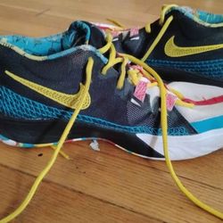 Kyrie Flytraps, Women's 8.5