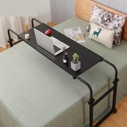 Multi Screen Desk Set Up