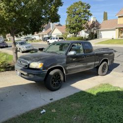 2001 TOYOTA TUNDRA 