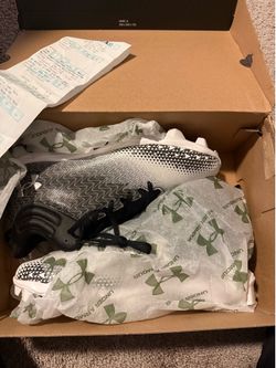 Brand New Football Cleets 9.5 Mens