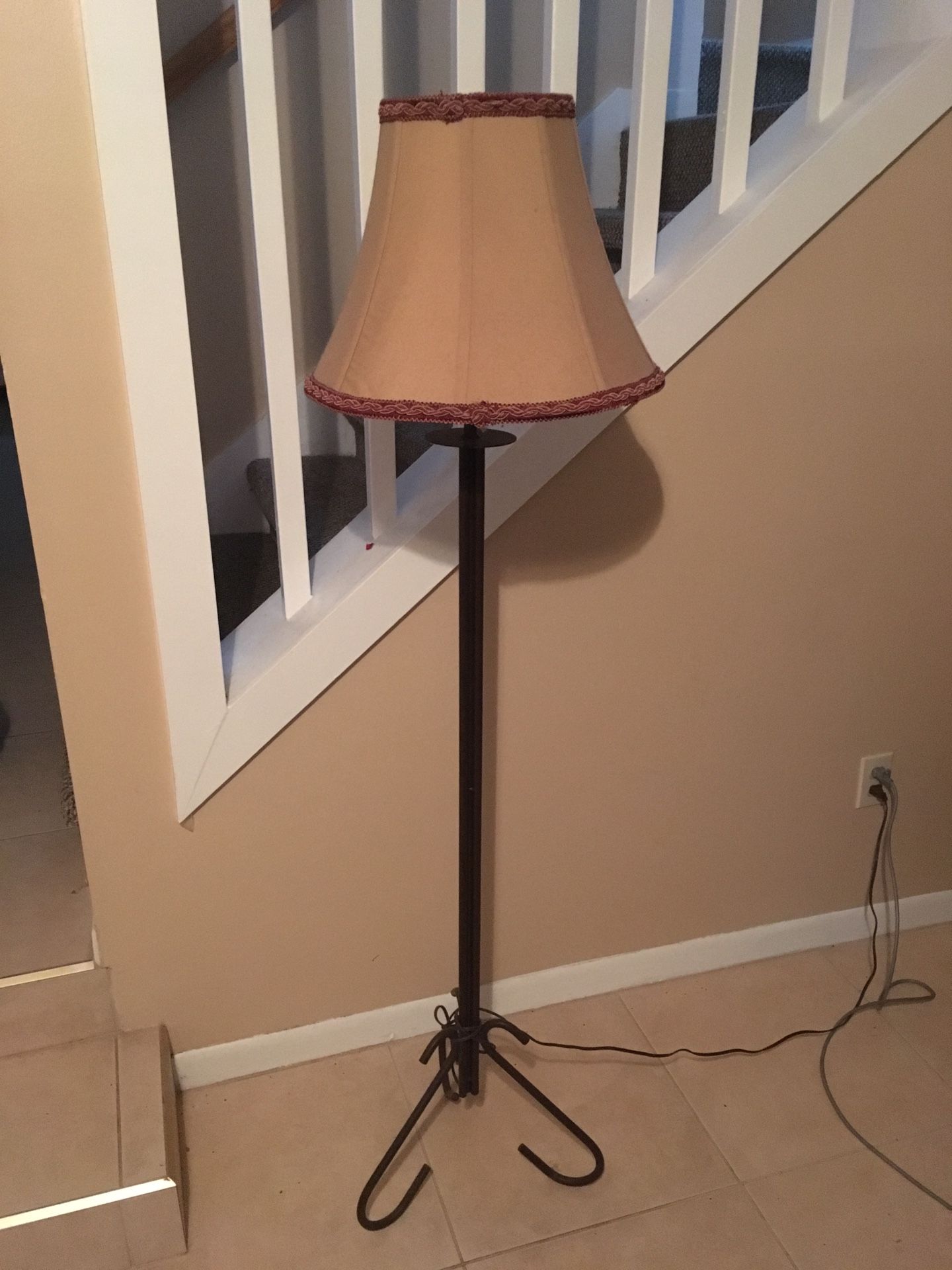 Metal base floor lamp