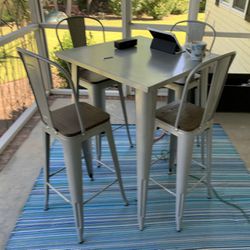 Bar Height Table And Four Chairs 
