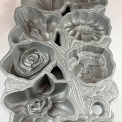 Vintage John Wright Cast Aluminum Mold – Flower Bouquet Design – Made in USA