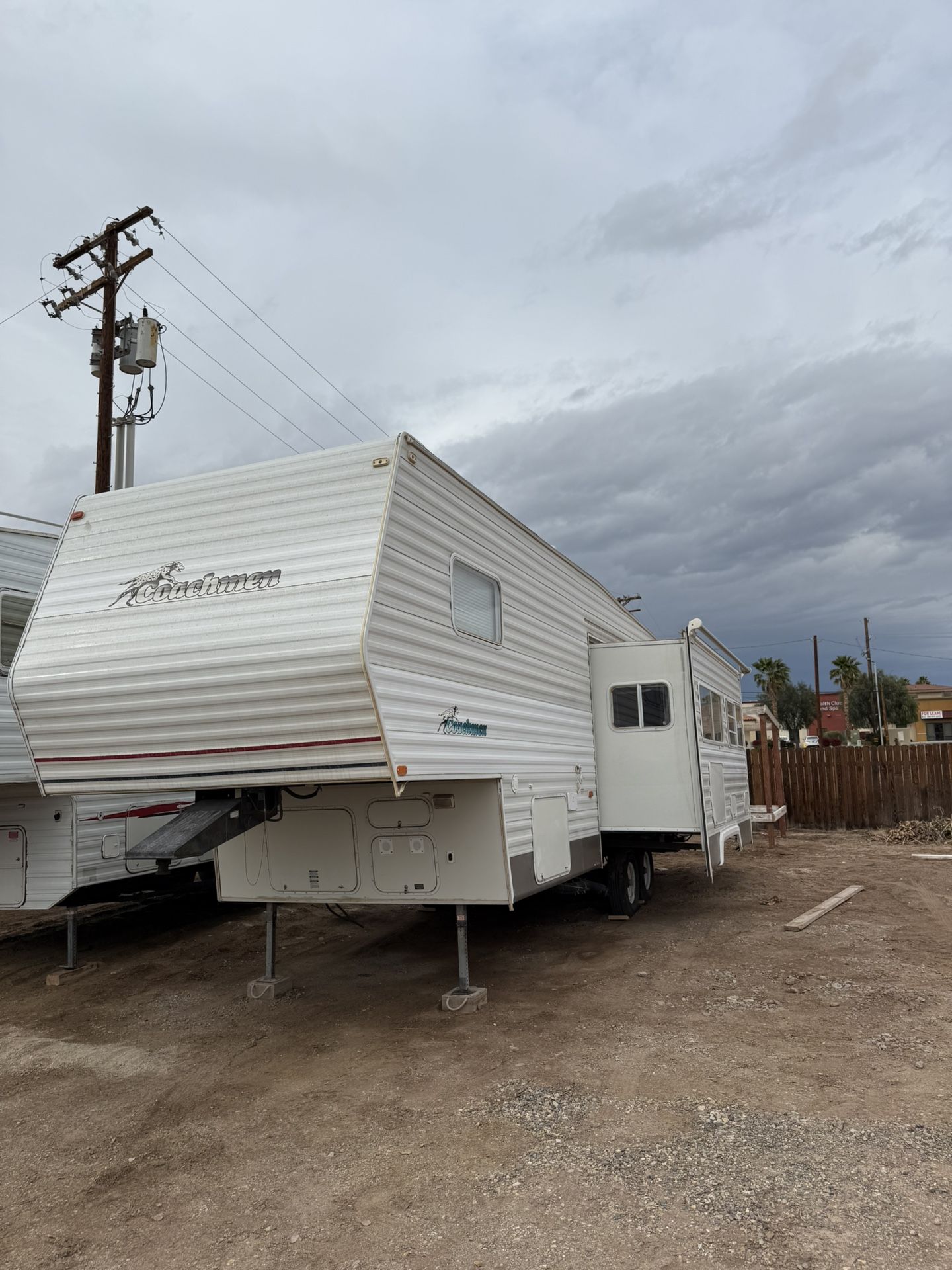 2005 Coachmen 5th Wheel