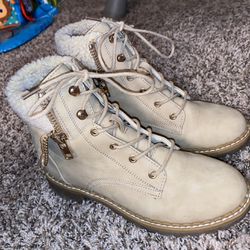 Faux Fur Collar Woman’s Winter Boots 5.5