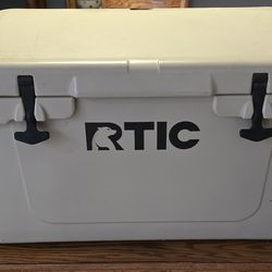 Rtic 45 Qt Cooler With Baskets And Divider