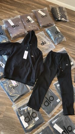 Alo set with tags and its bag‼️ S,M,L‼️