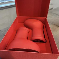 Big red Boot Size 9