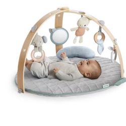 Ingenuity Cozy Spot Reversible Duvet Activity Gym with Wooden Toy Bar