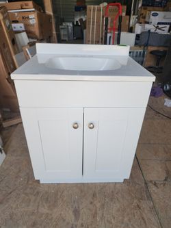 BRAND NEW Dover 24-in True White Single Sink Bathroom Vanity with White Cultured Marble Top