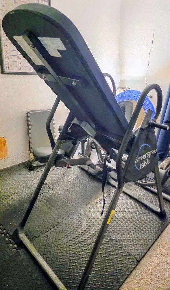 Ironman Gravity 4000 Inversion Table – Memory Foam Backrest