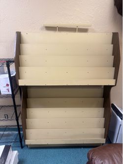 Bookcase/magazine rack