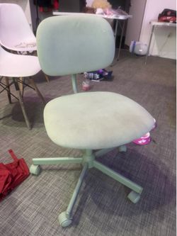 Sage Green Rolling Desk Chair – Adjustable Height