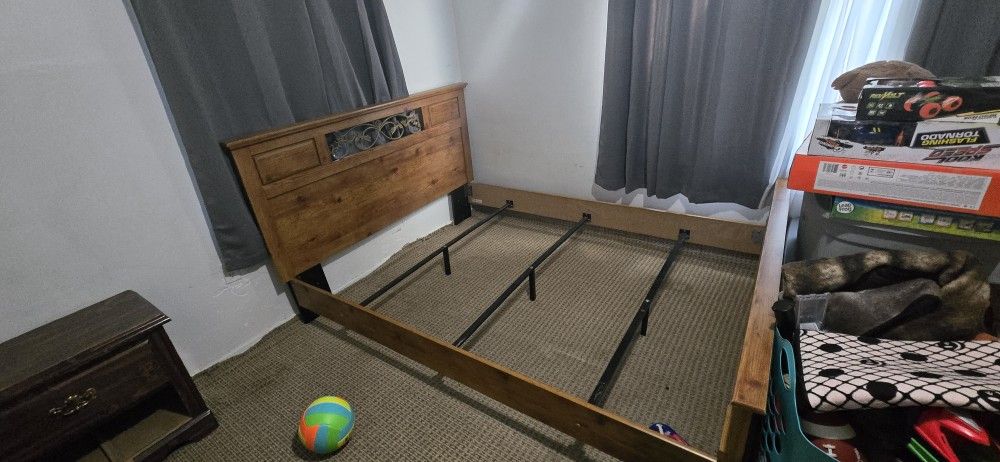 Bed And Dressers