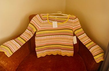 Bell sleeve Jessica Simpson knitted sweater