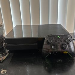 Xbox One With Wires In Controller 
