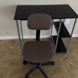 Desk for sale $25 with chair