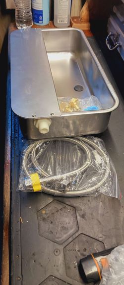 Pet water bowl