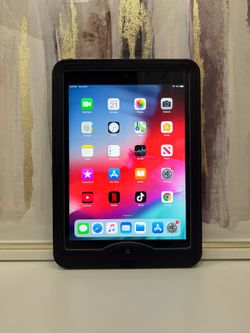 Apple iPad Air Black A1474 16GB Tablet 9.7” iOS 12.5.8 - $49