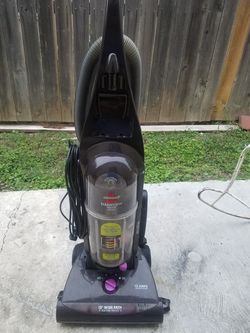 Bissell vacuum 'NEW COND'