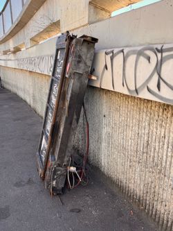 Lift gate tomy