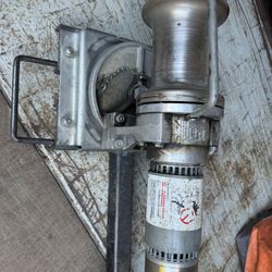 Chance Capstan Hoist With Pedal 