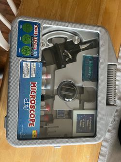 Toy microscope