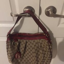 Gucci Authentic Handbag   Very Good Condition. Used Only A Few Times 