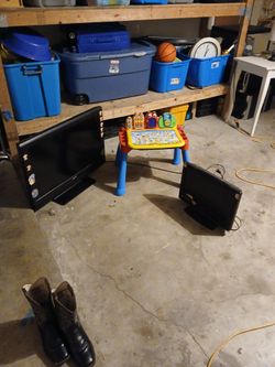 2 Tvs And Kids Toy