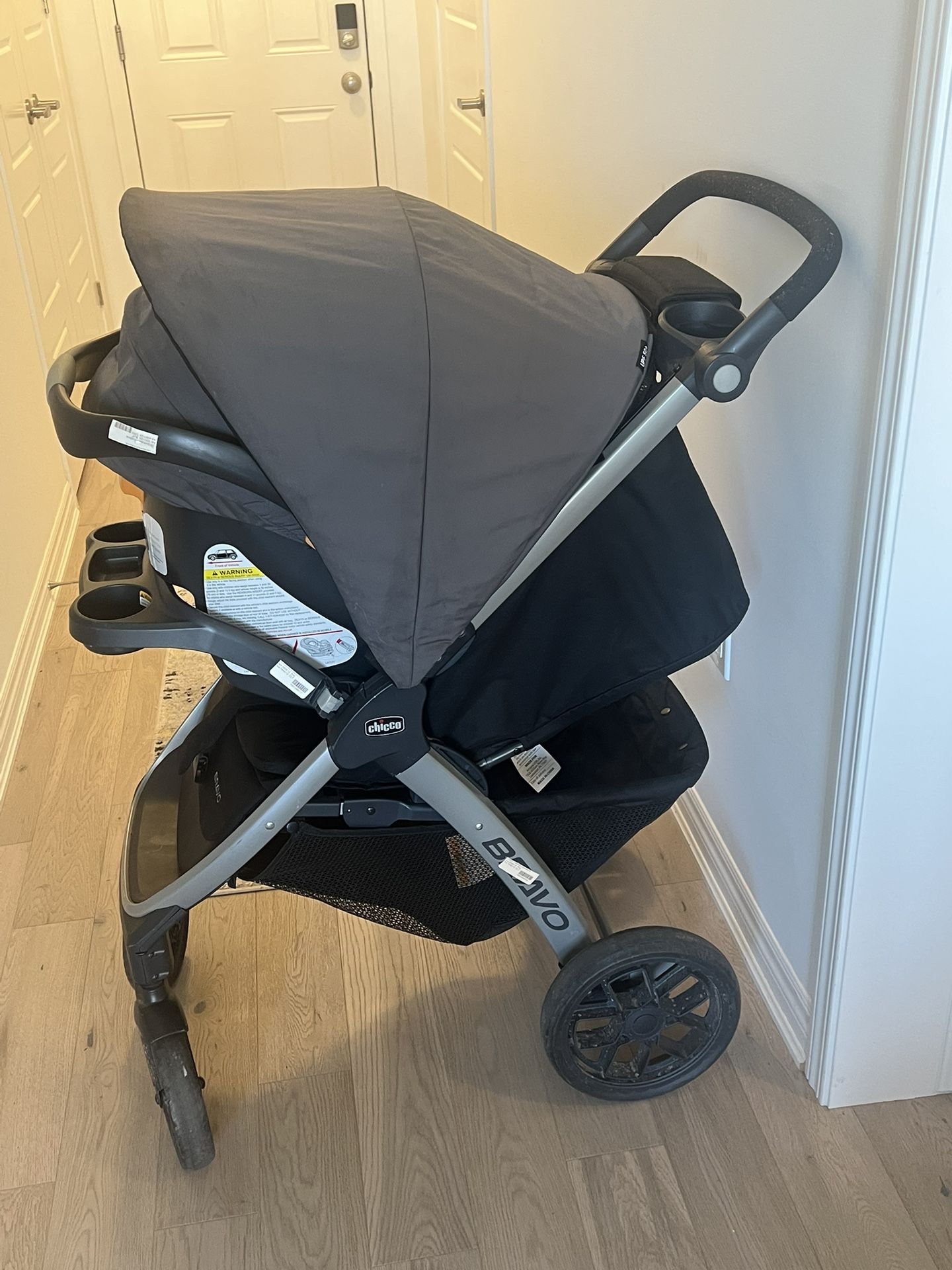 Chicco Bravo 3-in-1 Trio Travel System, Bravo Quick-Fold Stroller with KeyFit 30 Infant Car Seat