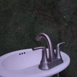 Bathroom Sinks,Used Appearance Is Just Like New.