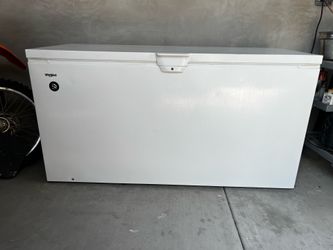 Whirlpool 22 Cu Ft Chest Freezer (2019) – Excellent Working Condition