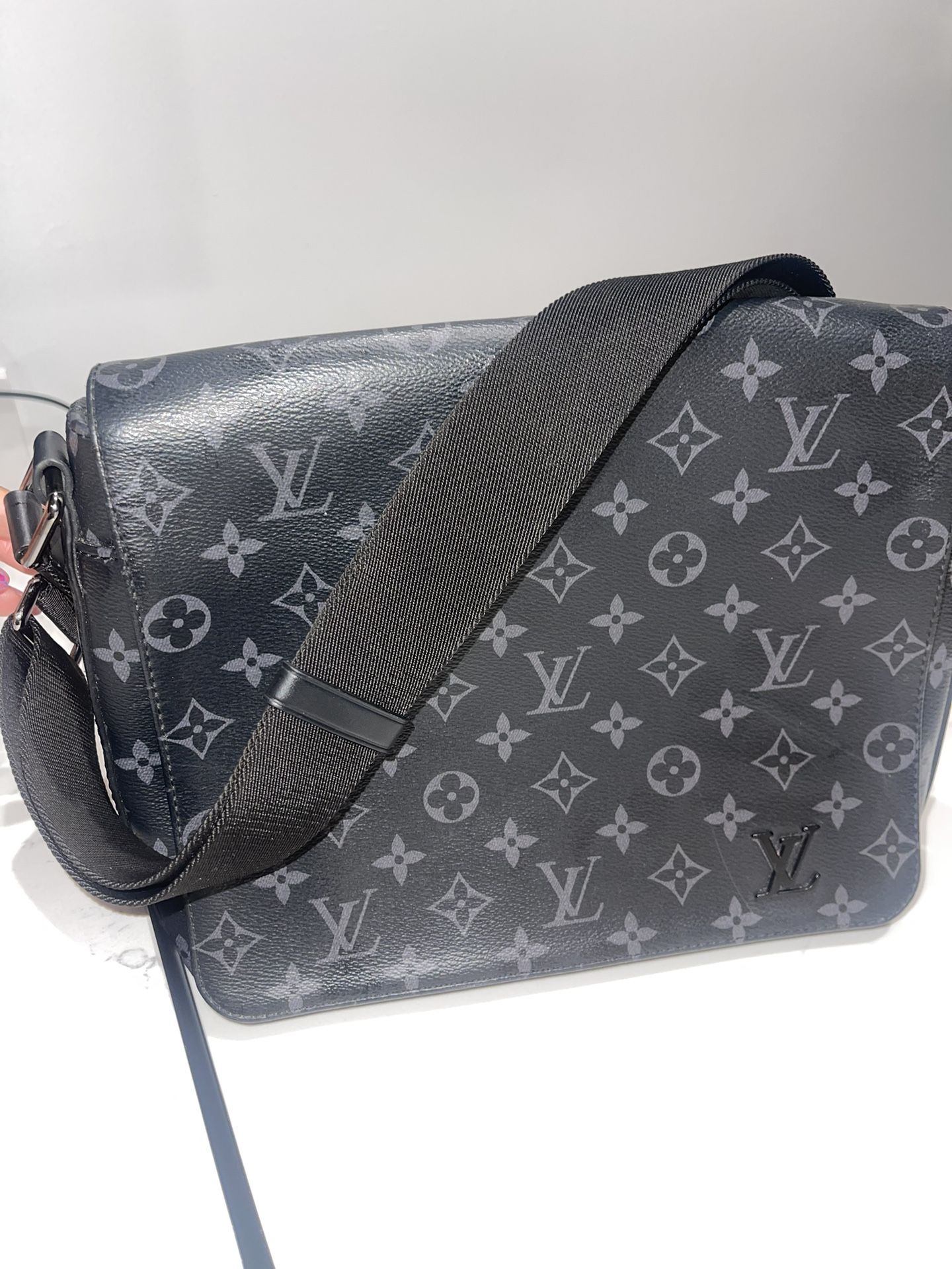 AUTHENTIC Louis Vuitton Unisex Monogram Messenger Bag
