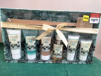 BATH AND BODY GIFT SETS 🍓🍇