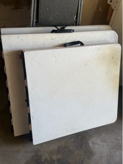 Foldable tables