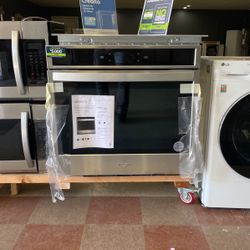 Whirlpool Wall Oven With Airfry‼️‼️