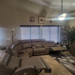 Recliner Sectional 